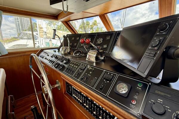 MOONLIGHT MIST 50ft Chris Craft Yacht For Sale