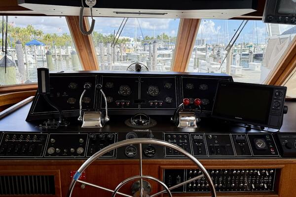 MOONLIGHT MIST 50ft Chris Craft Yacht For Sale