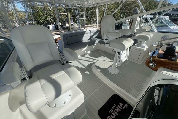 Viking 52 SILENT PARTNER - Helm