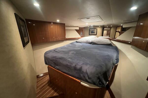 Viking 52 SILENT PARTNER - Master Stateroom