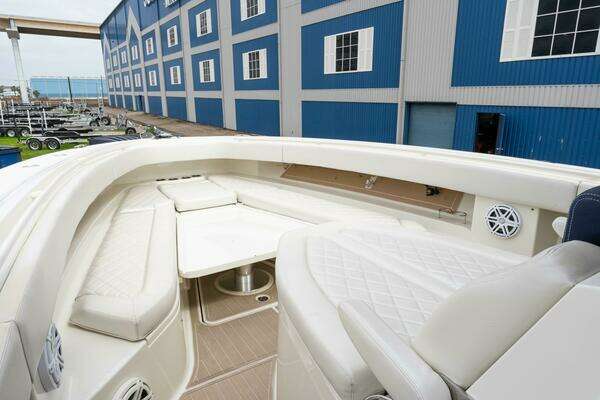 Hydra-Sports 4200 Siesta Yacht For Sale