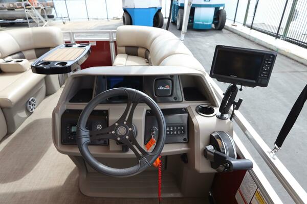 24ft Sun Tracker Yacht For Sale