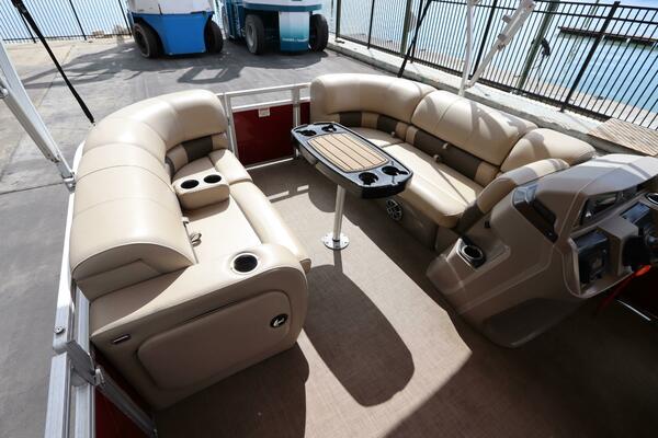 24ft Sun Tracker Yacht For Sale