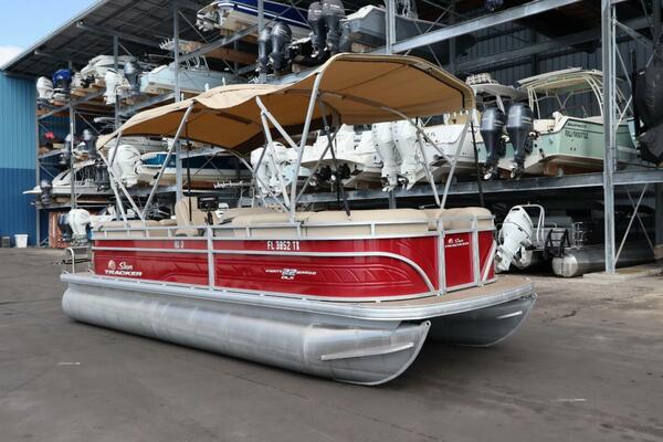 24ft Sun Tracker Yacht For Sale