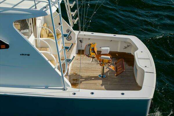 2015 Viking 52