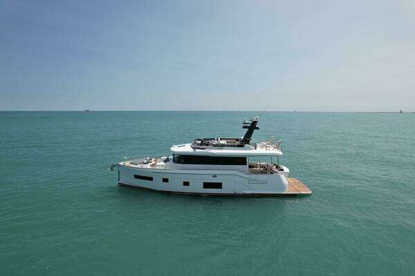 Sirena 58 Fly Yacht For Sale