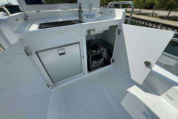 Sirena 58 Fly Yacht For Sale