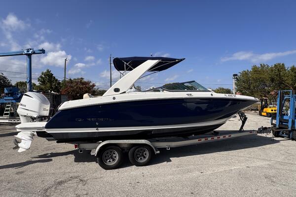 26ft Regal Yacht For Sale