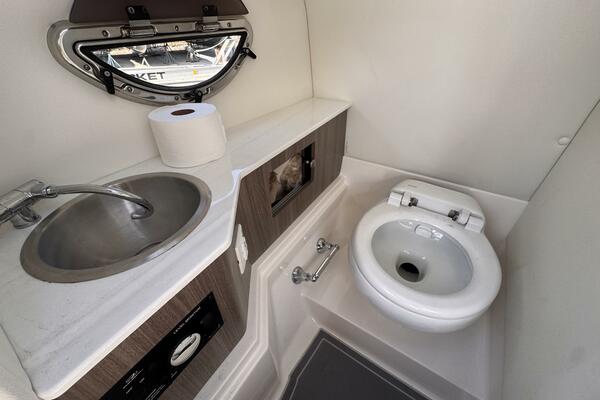 26ft Regal Yacht For Sale