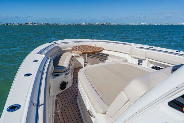 Boston Whaler 380 Outrage Yacht For Sale