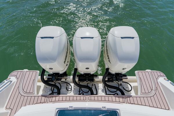 38ft Boston Whaler Yacht For Sale