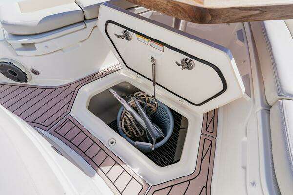 Boston Whaler 380 Outrage Yacht For Sale