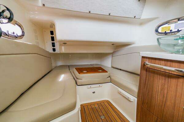 Boston Whaler 380 Outrage Yacht For Sale