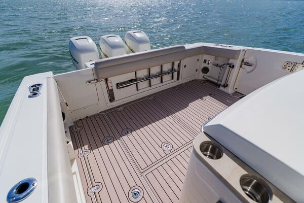 38ft Boston Whaler Yacht For Sale