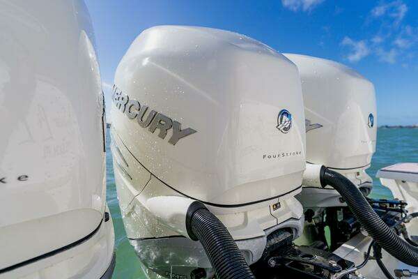 Boston Whaler 380 Outrage Yacht For Sale