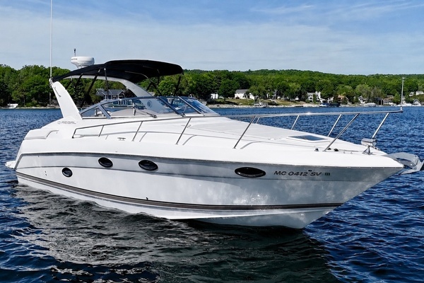 32-ft-Regal-2004-3260 Commodore-Floating Options-Charlevoix Michigan United States yacht for sale