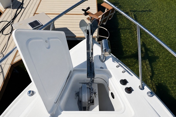 Floating Options 32ft Regal Yacht For Sale