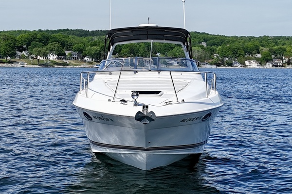 Floating Options 32ft Regal Yacht For Sale