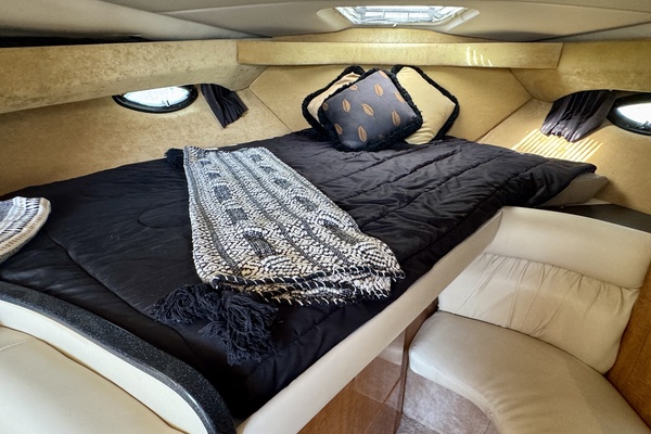 Floating Options 32ft Regal Yacht For Sale