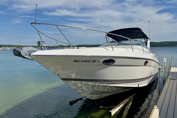 Floating Options 32ft Regal Yacht For Sale
