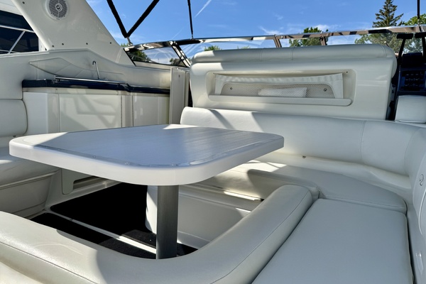 Floating Options 32ft Regal Yacht For Sale