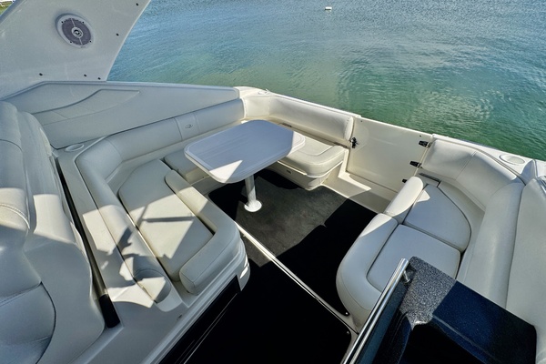 Floating Options 32ft Regal Yacht For Sale
