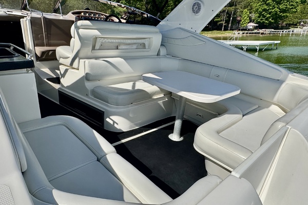 Floating Options 32ft Regal Yacht For Sale