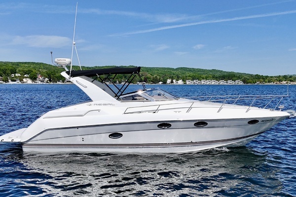 Floating Options 32ft Regal Yacht For Sale