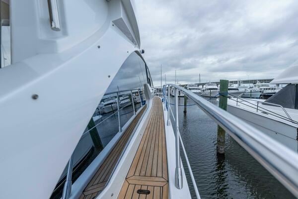 TREASUREX 58ft Azimut Yacht For Sale