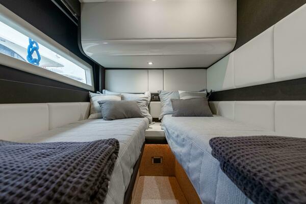 TREASUREX 58ft Azimut Yacht For Sale