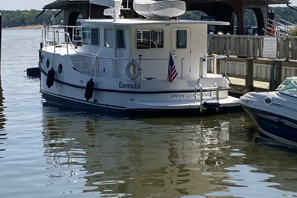 37' Great Harbour port aft profile2