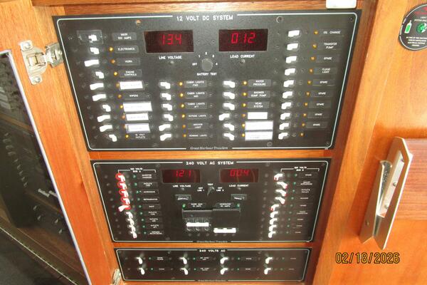 37' Great Harbour electrical panel