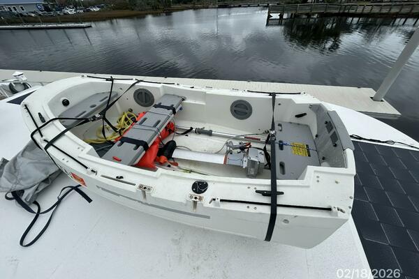 37' Great Harbour tender2