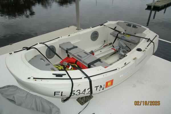 37' Great Harbour tender1