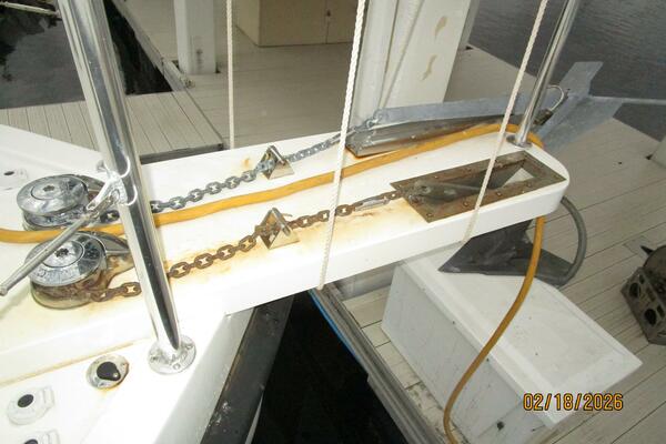 37' Great Harbour anchr windlass2