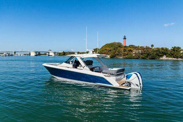 2019 Tiara Yachts 38