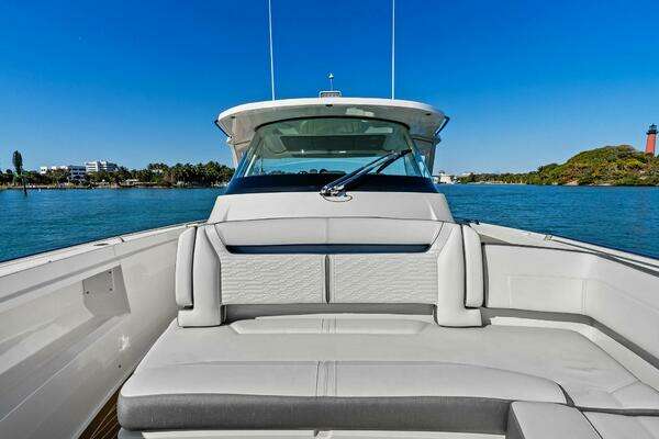 Tiara Yachts 38 LS Yacht For Sale