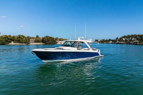 2019 Tiara Yachts 38