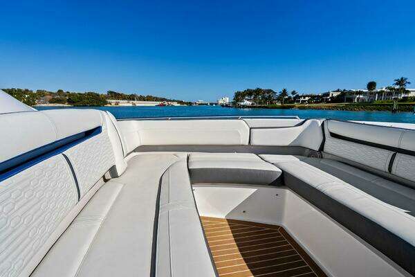 Tiara Yachts 38 LS Yacht For Sale