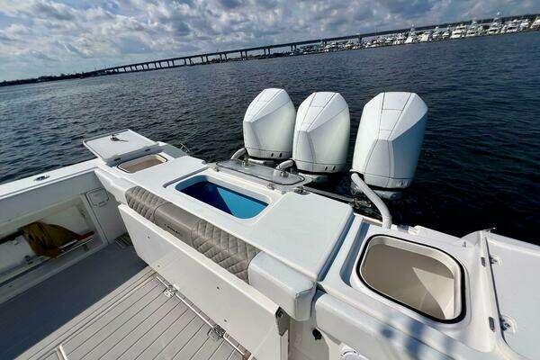 Caymas 341CC Yacht For Sale