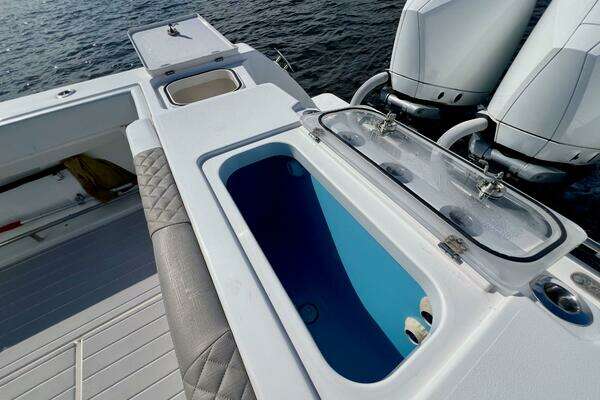 Caymas 341CC Yacht For Sale