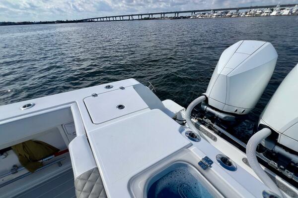 34ft Caymas Yacht For Sale