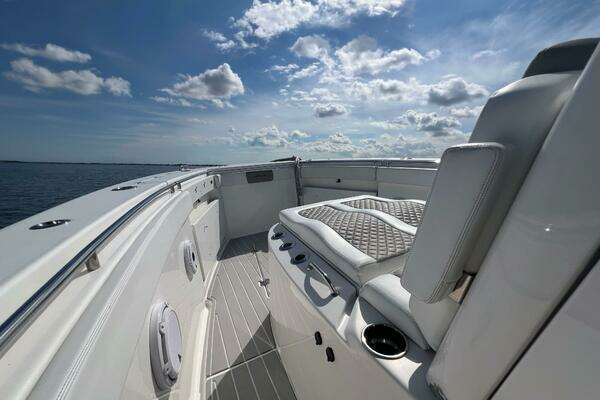 Caymas 341CC Yacht For Sale