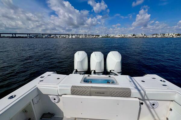 34ft Caymas Yacht For Sale