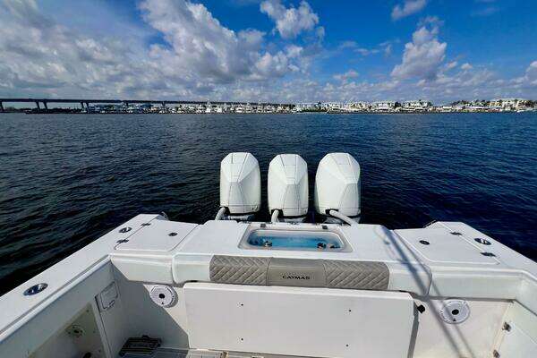 Caymas 341CC Yacht For Sale