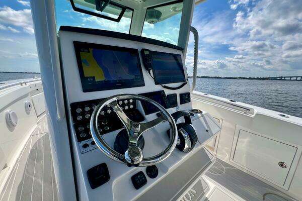 Caymas 341CC Yacht For Sale