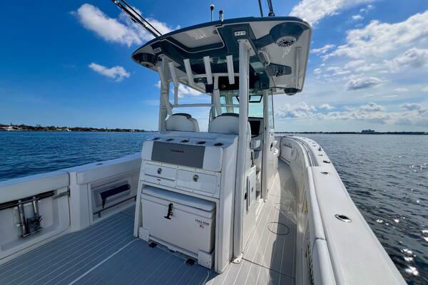 34ft Caymas Yacht For Sale