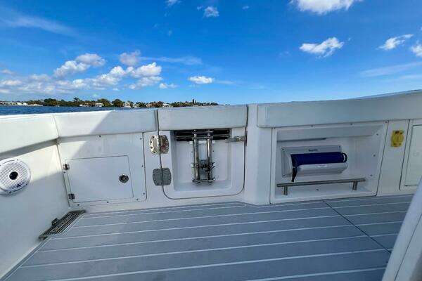 Caymas 341CC Yacht For Sale