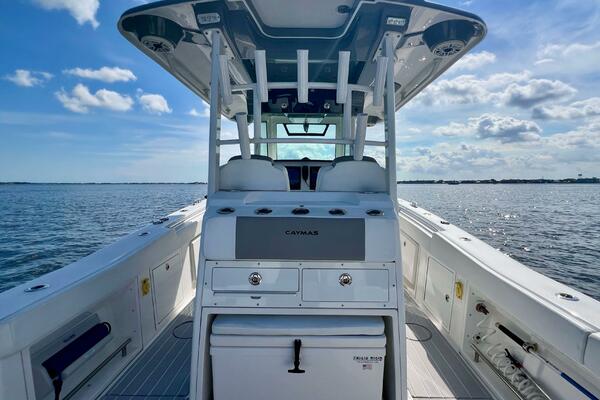 34ft Caymas Yacht For Sale