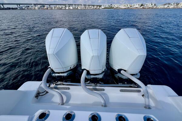 34ft Caymas Yacht For Sale